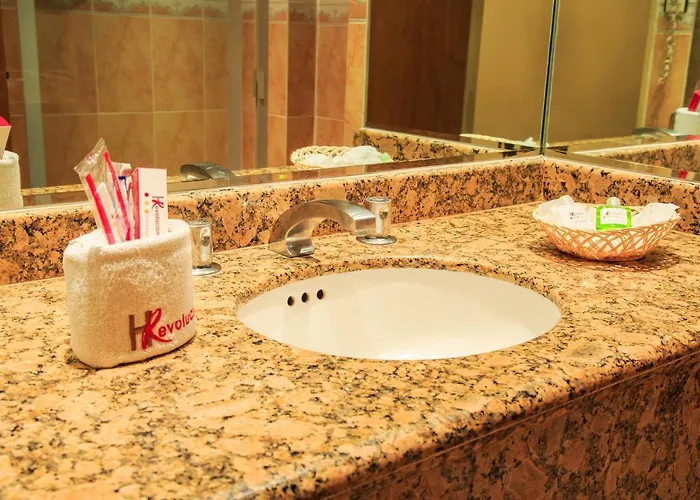 Hotel Revolucion *