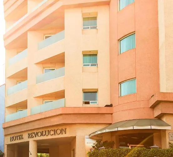 Hotel Revolucion *